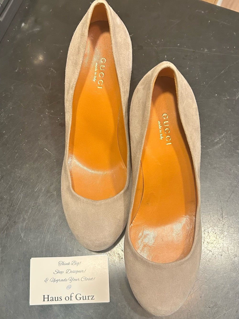 Gucci Taupe/Beige Suede Round-Toe Pumps wTan Leather Insole
Size 37.5 | US: 7.5